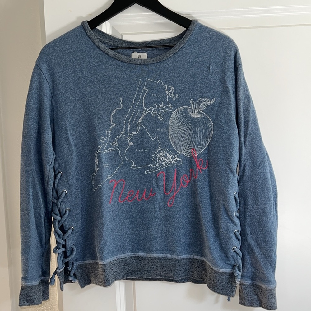 Sundry Womens Blue New York Apple Graphic Sweatshirt Size Small 1 Pullover